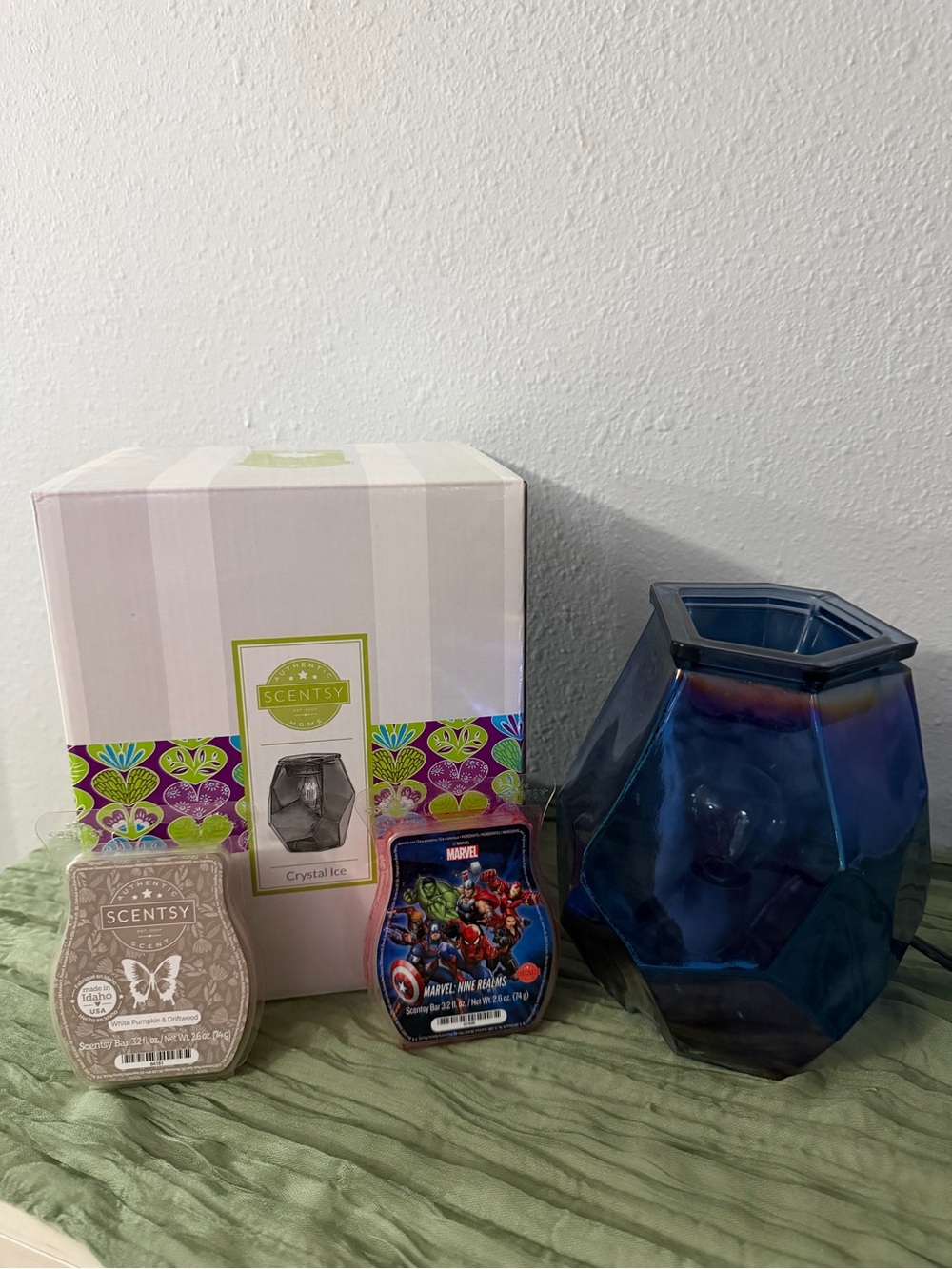 Scentsy Crystal Ice Glass Warmer Vase Bundle